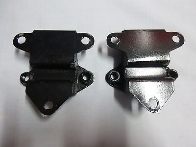 21A1902X MINI MORRIS MOKE LEYLAND CLUBMAN ENGINE MOUNT PAIR W/ CAPTIVE NUTS - MG Sales & Service - 1