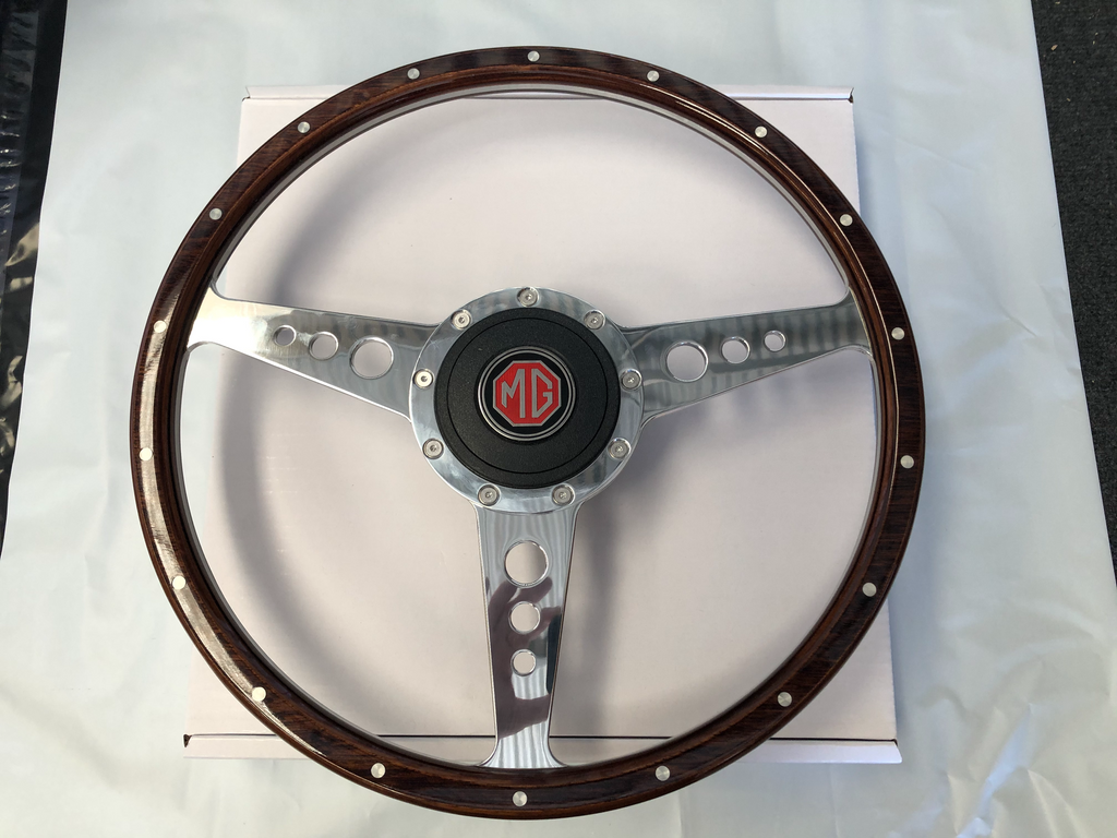 15" WOODRIM WHEEL WITH TOURIST TROPHY BOSS SUIT MG TC