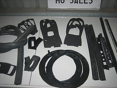 MG MGB BL BODY RUBBER KIT 70-74 - MG Sales & Service