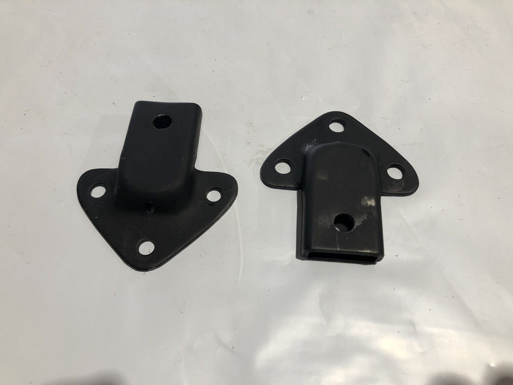 472-333 BHH611 MGB BLACK TONNEAU MOUNTING BRACKET PAIR USED