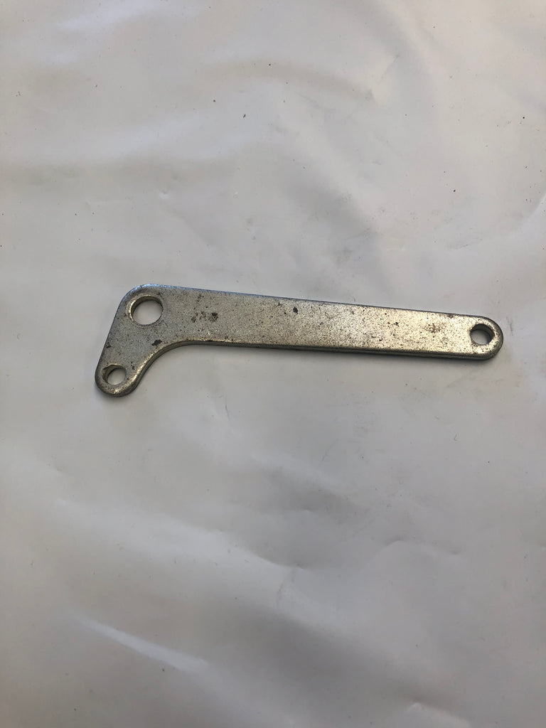 AFH1654 BONNET LEVER MGA USED
