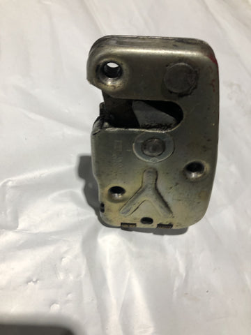 401-135 AHH9254 DOOR LOCK MGB RH USED