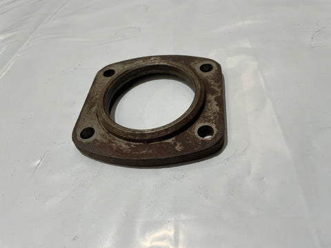 125-650 BTB682Z BEARING RETAINER SALISBURY TUBE TYPE USED