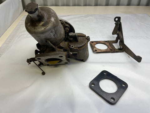 HS6 CARBY & BRACKET USED