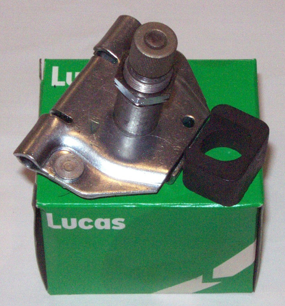 AAU6865 WHEELBOX WIPER TR7