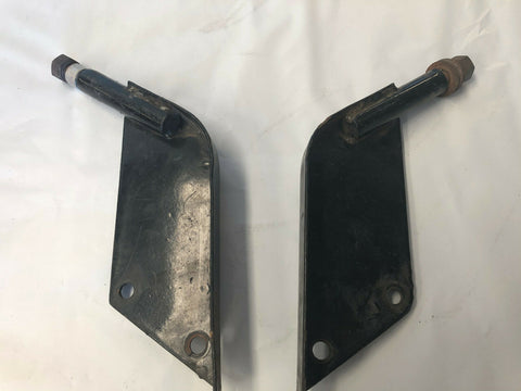 455-855 AHH5521 AHH5522 MG MIDGET SPRITE FRONT BUMPER MOUNTS PAIR USED